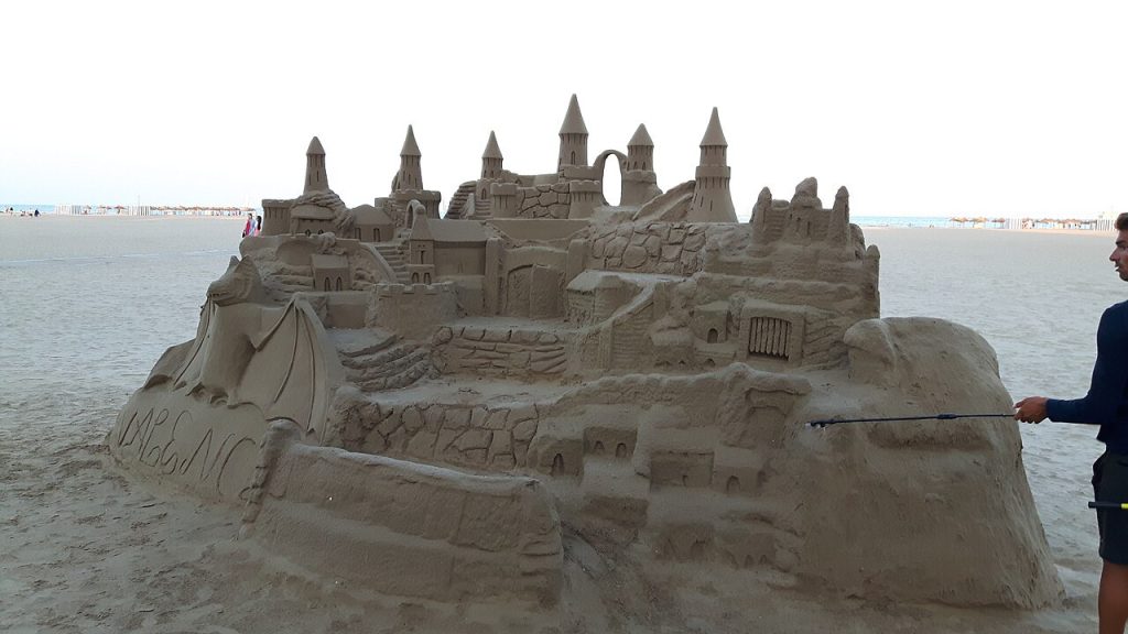 Valencia — la spiaggia della Malvarrosa, il lungomare urbano sul Mediterraneo